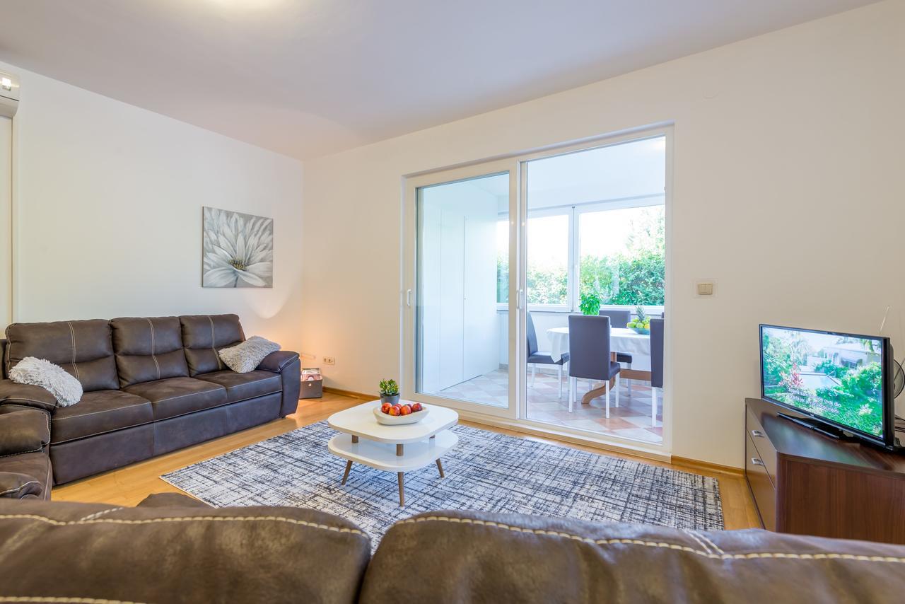 Apartment With Terrace And Mini Pool Green Gold 杜布罗夫尼克 外观 照片